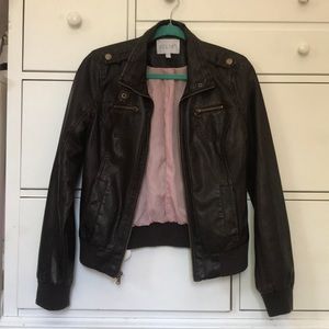 Medium barely worn brown leather jacket